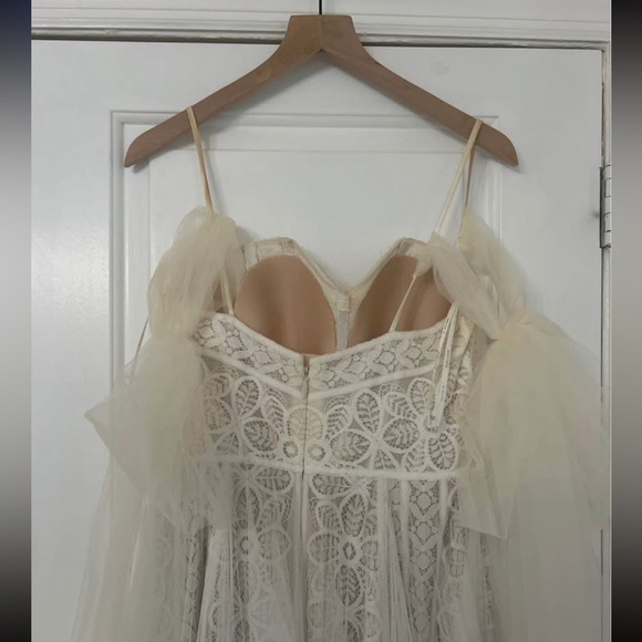 BHLDN Willowby Cordova Ophelia Wedding Dress - Picture 6 of 9